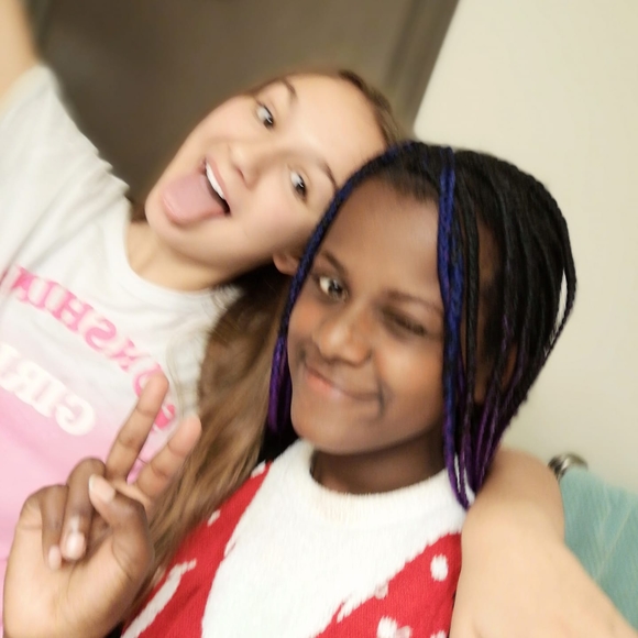 Meet your Posher, Maelle - Picture 1 of 1